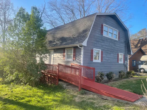 1622 Cherokee Rd E, Crossville, TN 38572