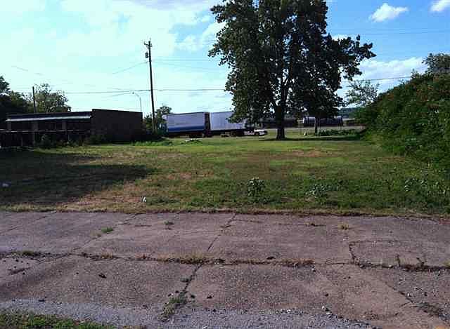 2nd image of 1311 2nd Ave