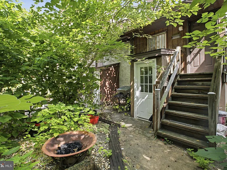 4242 Pine St #1B — Photo 14