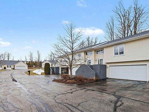 2nd image of 1036 Woods Ct