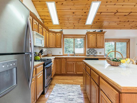 5th image of 12490 Bernese Ln