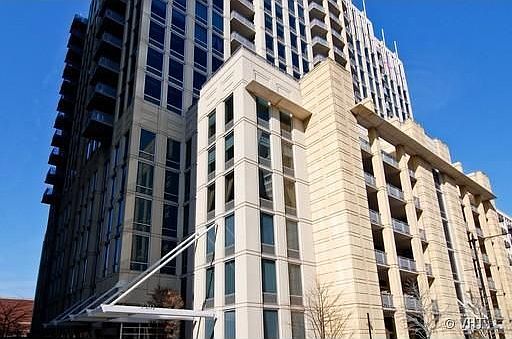 1st image of 720 N Larrabee St Floor 13