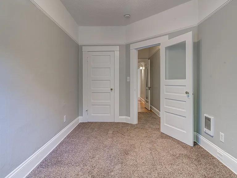 2110 NW Flanders St — Photo 32