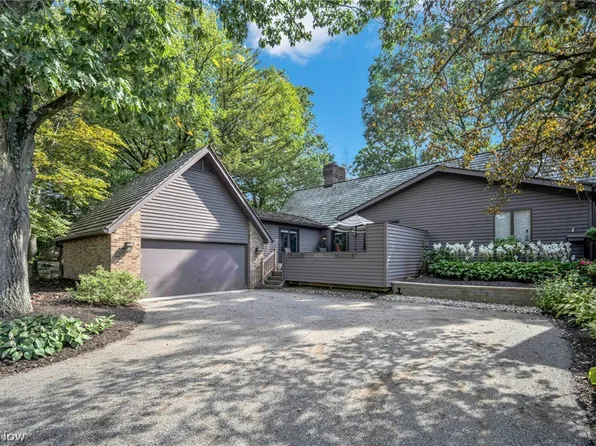 6131 Cedar Ln NW, Canton, OH 44708