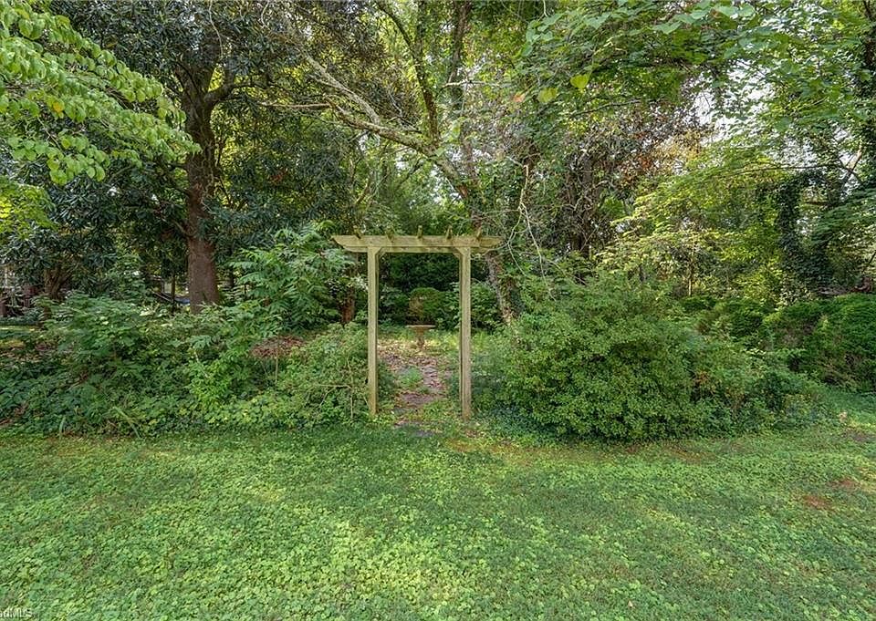 5th image of 317 Highland Dr