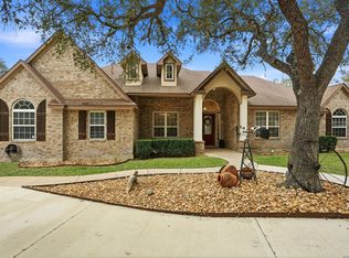 813 County Road 375, San Antonio, TX 78253