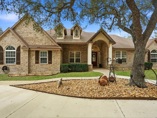 813 County Road 375, San Antonio, TX 78253