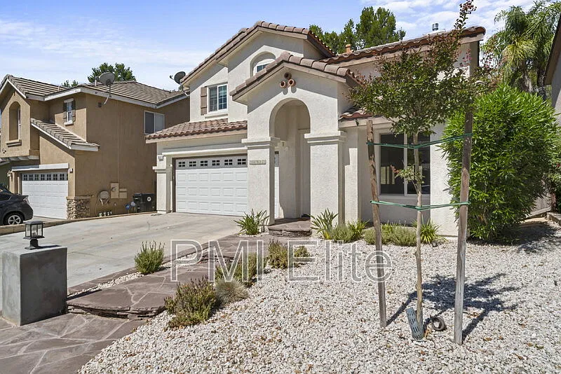 3 bed, 2.5 bath, 1847 sqft, $4,700 — Photo 2