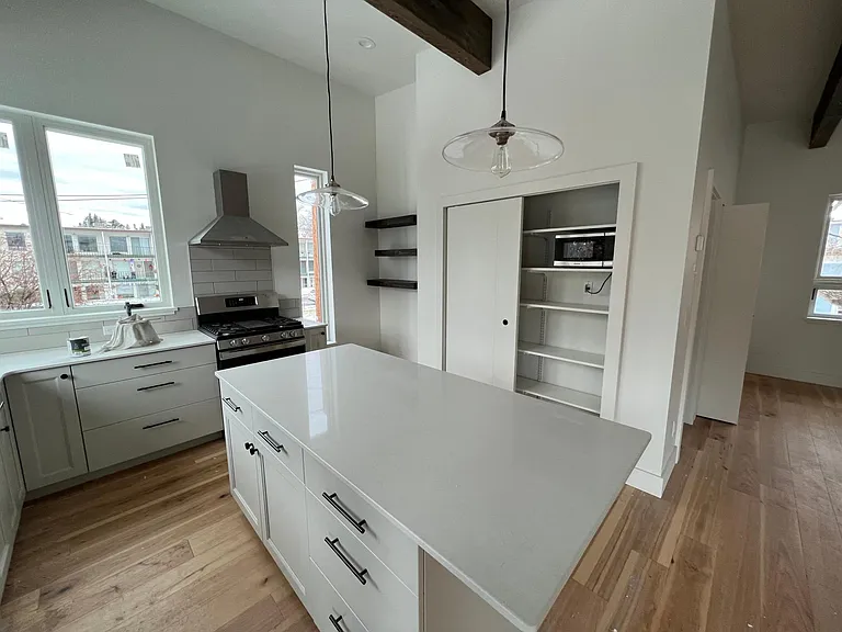218 S Willson Ave #4 — Photo 1