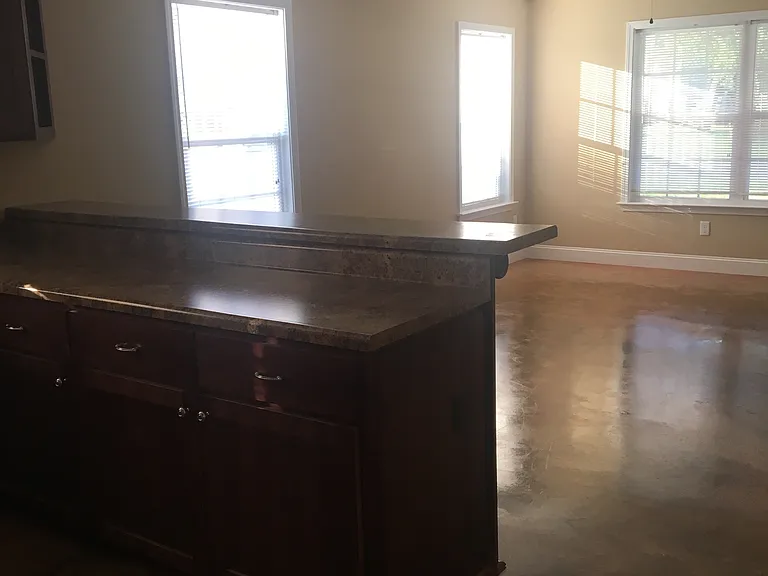 370 S Macon St — Photo 2