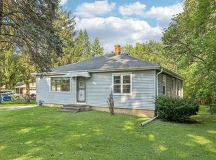 3111 Oakwood Dr, Racine, WI 53406