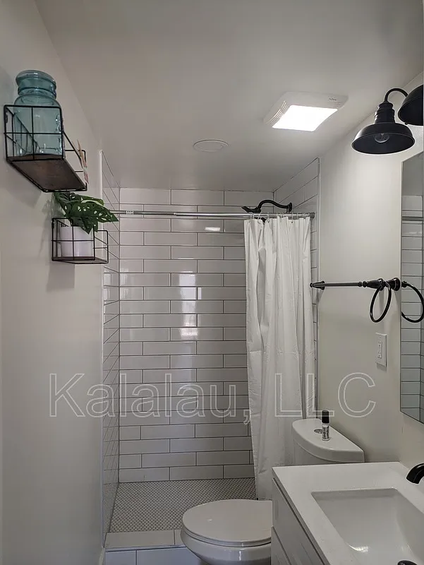 Studio, 1.0 bath, 375 sqft, $1,095 — Photo 3