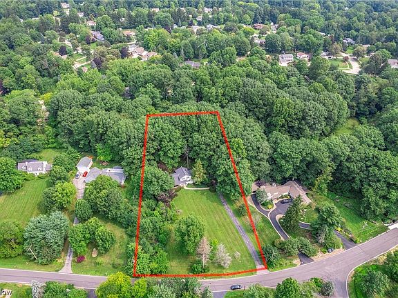 2nd image of 5858 Briarhill Dr