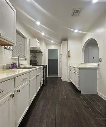4th image of 1000 Michael St