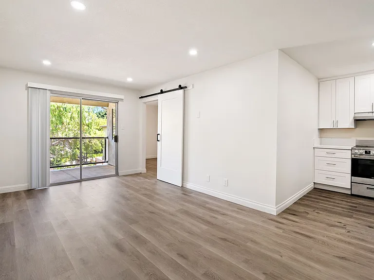 544 Pacific Street — Photo 1
