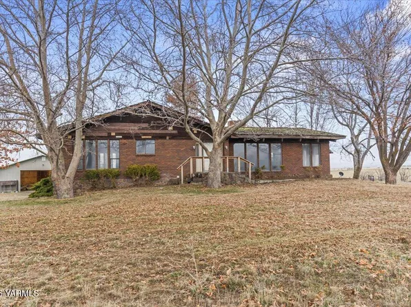 1861 N Cottonwood Rd, Yakima, WA 98908