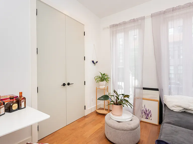 196 Freeman St #1C — Photo 7