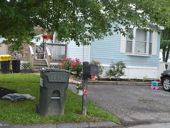 2nd image of 114 Roundup Rd
