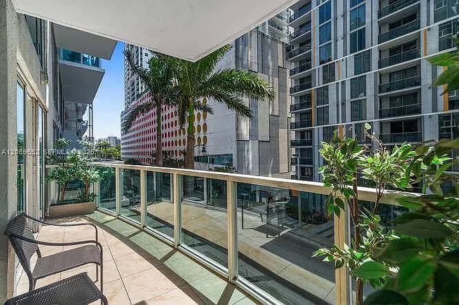 Brickell On The River S T — Photo 3