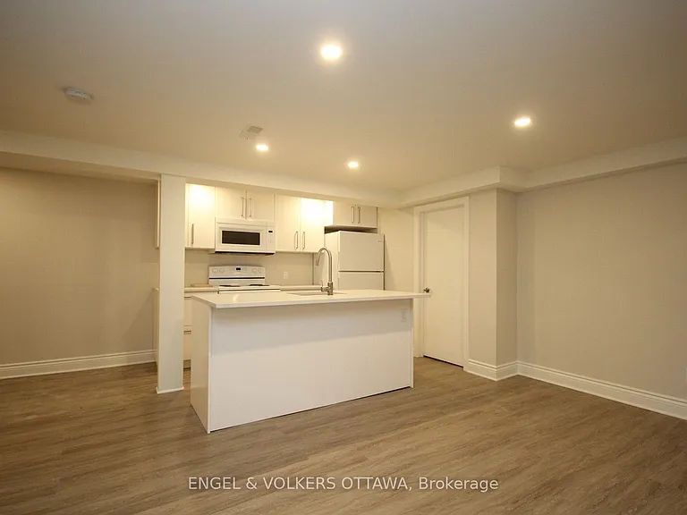 2073 Alton St #B — Photo 3