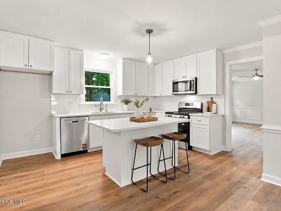 3rd image of 1209 Waterloo Drive