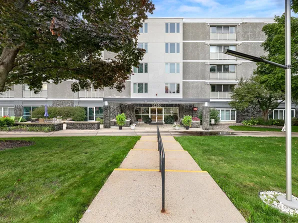 6450 York Ave S APT 501, Edina, MN 55435