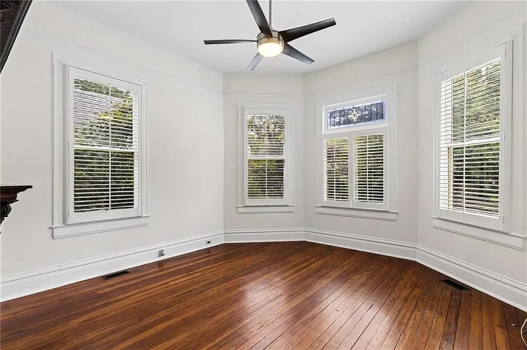 2 bed, 1.5 bath, 1300 sqft, $2,750 — Photo 3