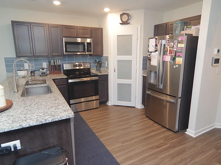 626 Wooster Dr — Photo 7