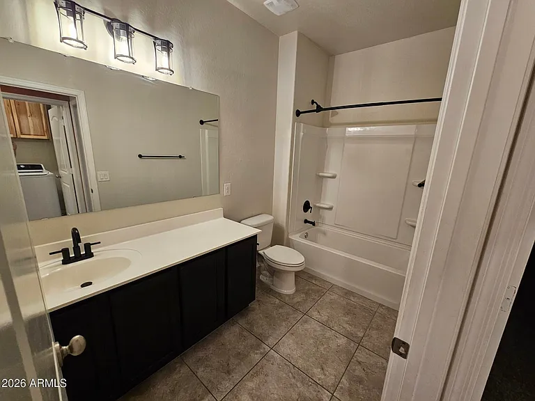 25573 W Coles Rd — Photo 12
