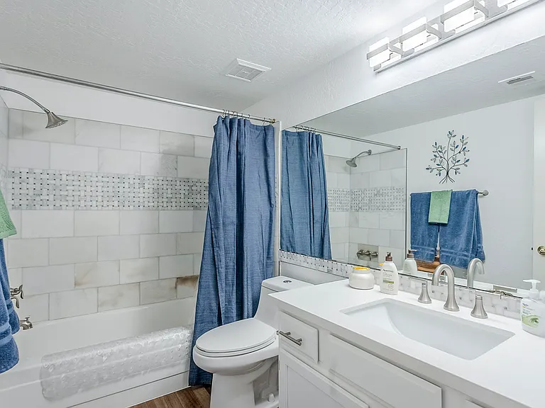 1029-7800 E Lincoln Dr — Photo 35