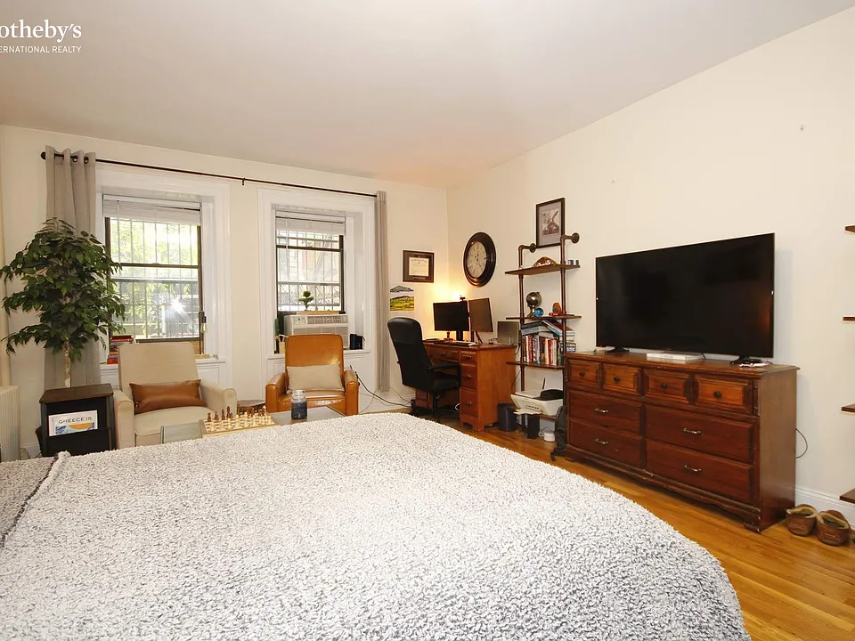 134 W 87th St #1F