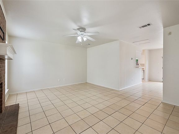 5th image of 1904 Dartmouth St APT S4