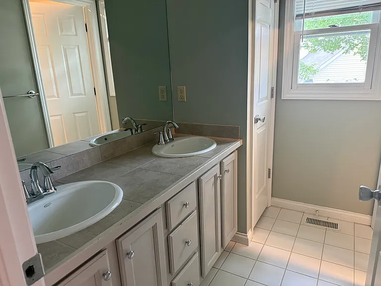 678 Union Dr — Photo 27