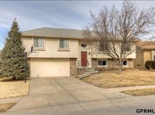 16526 Riggs St, Omaha, NE 68135