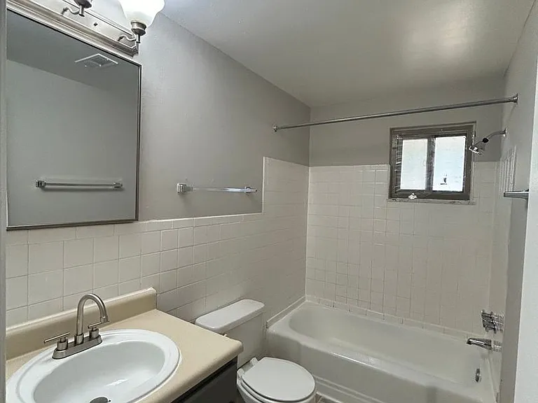 Coventry Court Townhomes — Photo 62