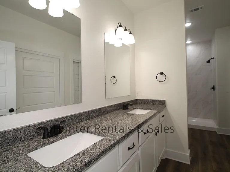 1956 Royal Loop — Photo 16