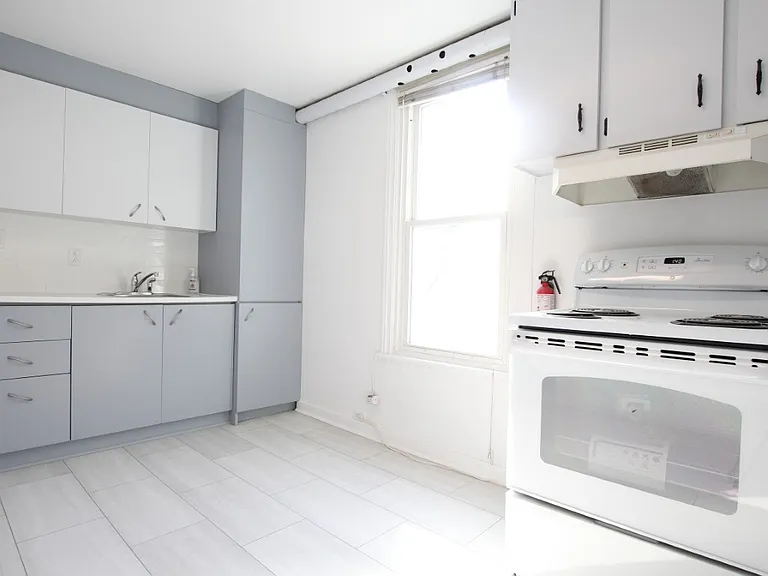 47 Louisa St #47A — Photo 5
