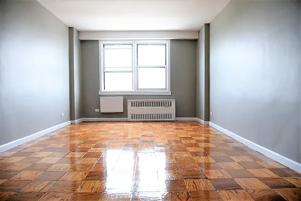 Rented by Living Room NY Corp | media 16