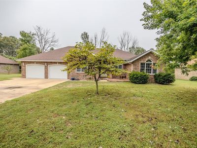 1932 Cypress Dr, Lebanon, MO, 65536