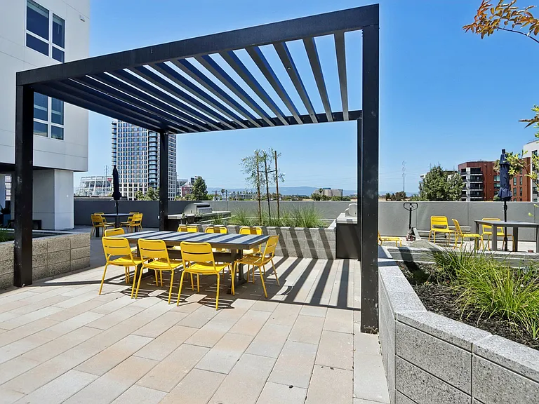 Mainline North Apartments - Santa Clara, CA — Photo 5