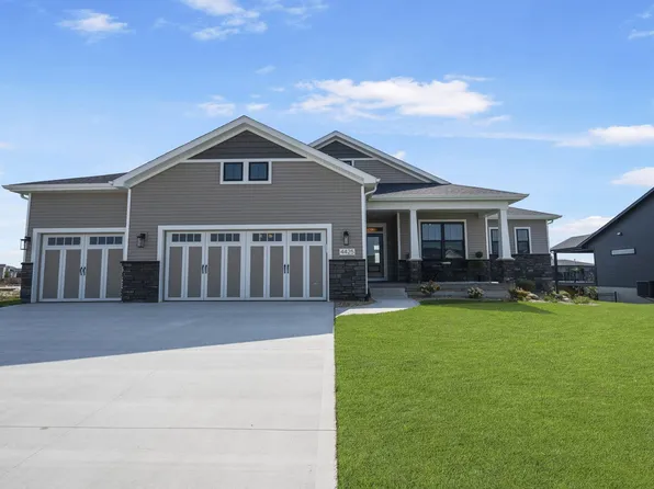 4425 Granite Ridge Rd, Cedar Falls, IA 50613
