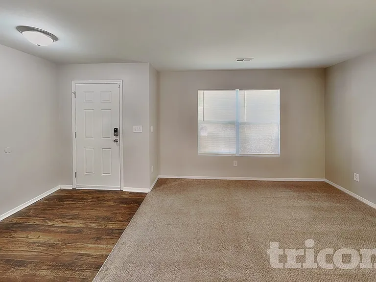 4003 Larkhaven Village Dr — Photo 3