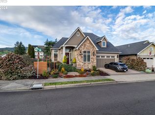 210 Danielle Dr, Winston, OR 97496