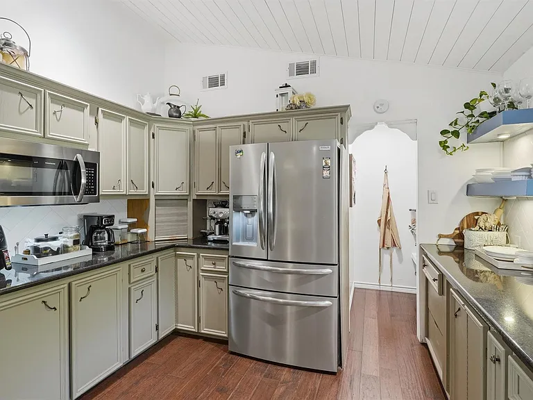 3218 Sunrise Ct — Photo 9