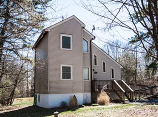 1049 Cricket Ln, Long Pond, PA