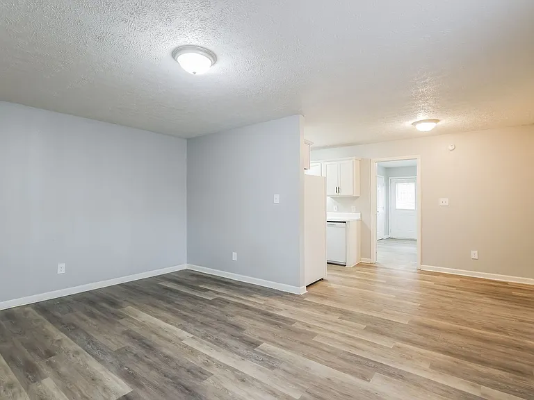 River Valley Apartments — Photo 34