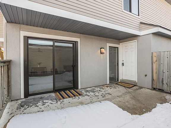 3rd image of 1100 Wagon Wheel Rd