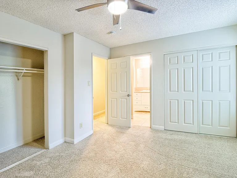 Courtyard Apartments — Photo 16