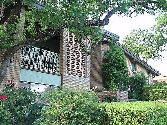 2nd image of 209 Herweck Dr