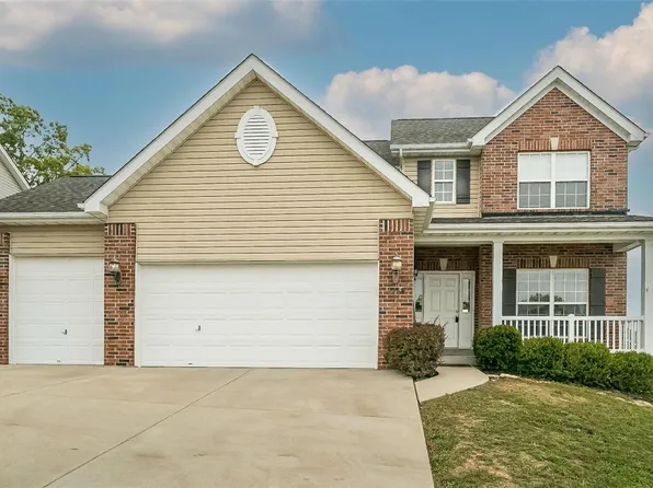 6744 Eagles View Dr, Pacific, MO 63069